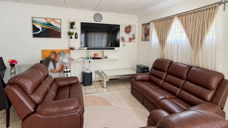 To Let 3 Bedroom Property for Rent in Groenvallei Western Cape